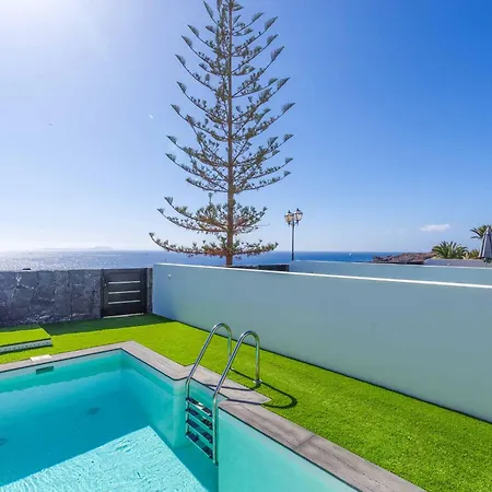 Marina Lavanda فيلة