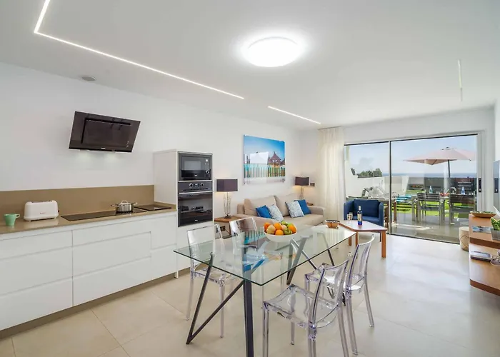 Marina Lavanda فيلة